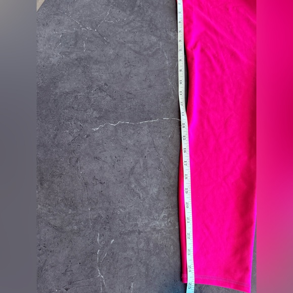 ALO Yoga Hot Pink Airlift Leggings - Picture 5 of 5